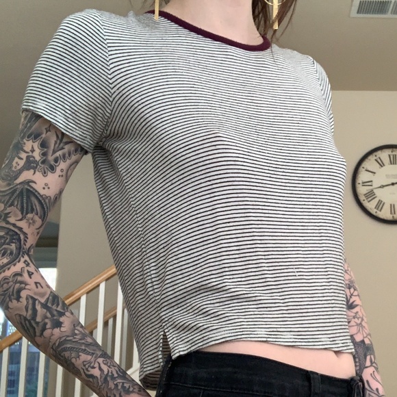 Love Tilt Striped Crop Top Tee - Picture 3 of 7